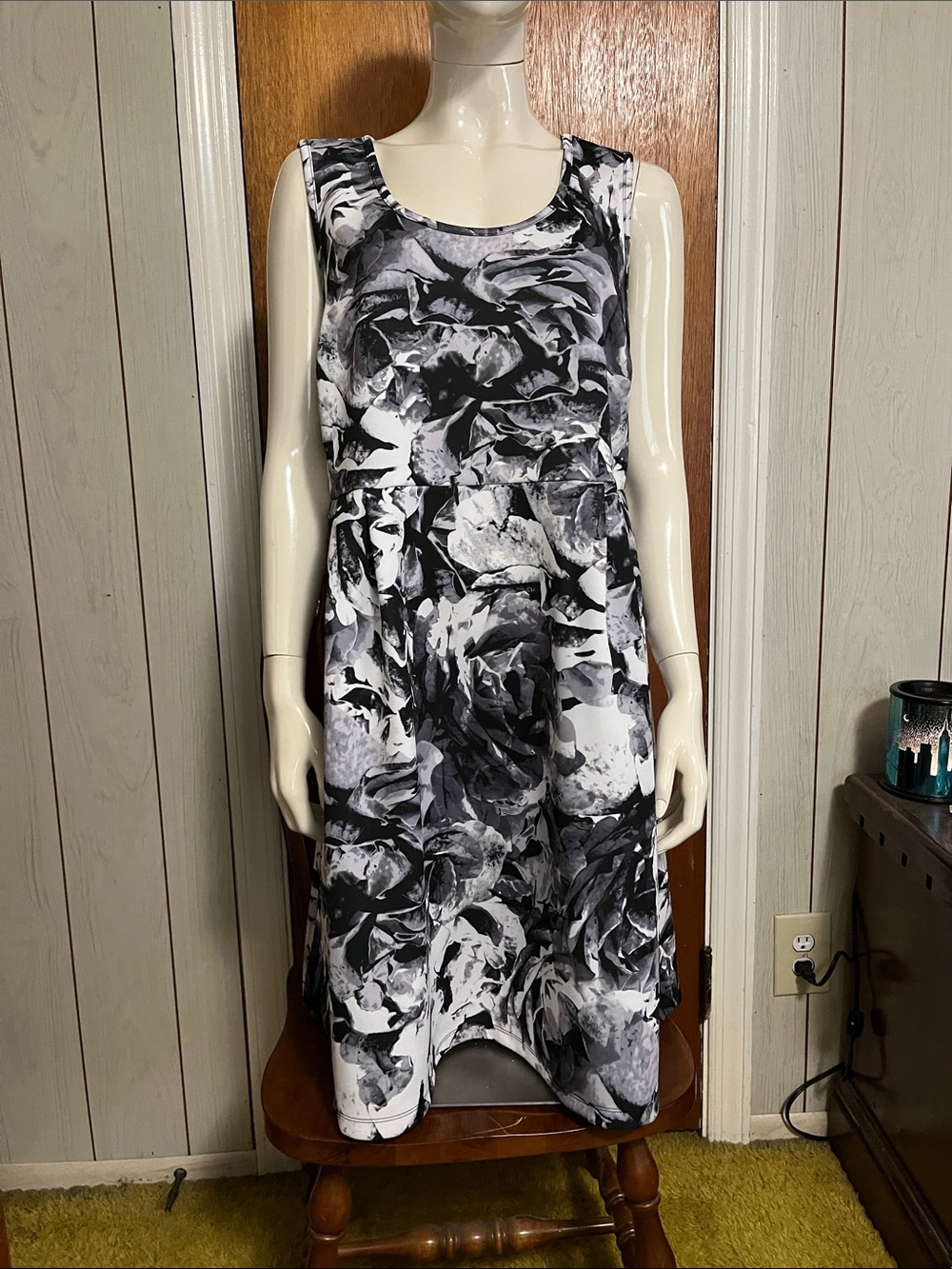 Apt. 9 Black & White Floral Scoop Neck A-Line Dress